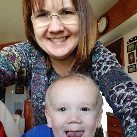 Meet your Posher, Holly - Picture 2 of 3